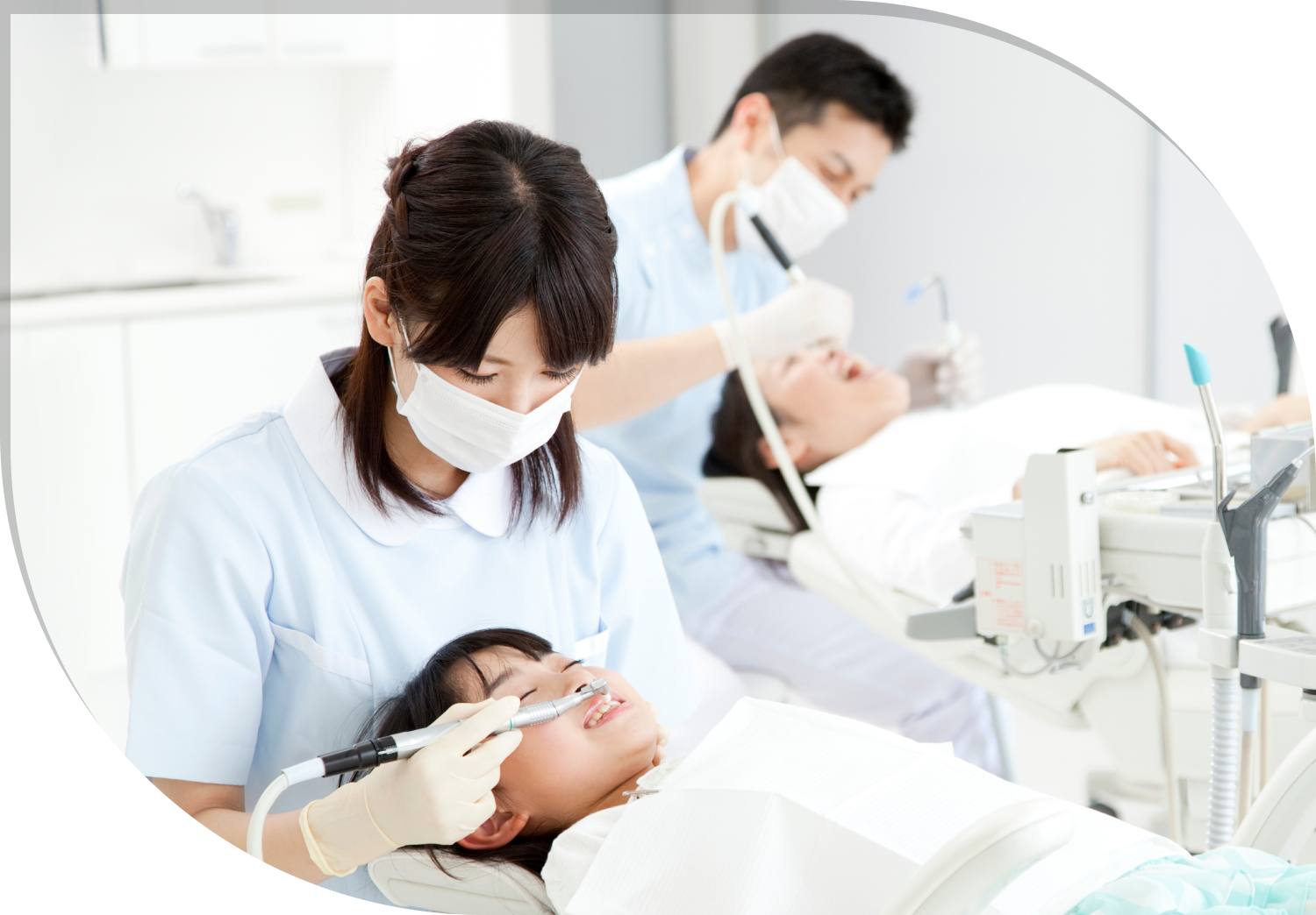 ご希望に寄り添い、長く健康に噛める毎日へ やさしく、ていねいに。あなたに合った歯科治療を。